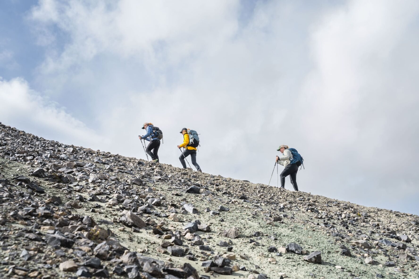 women laugavegur trail