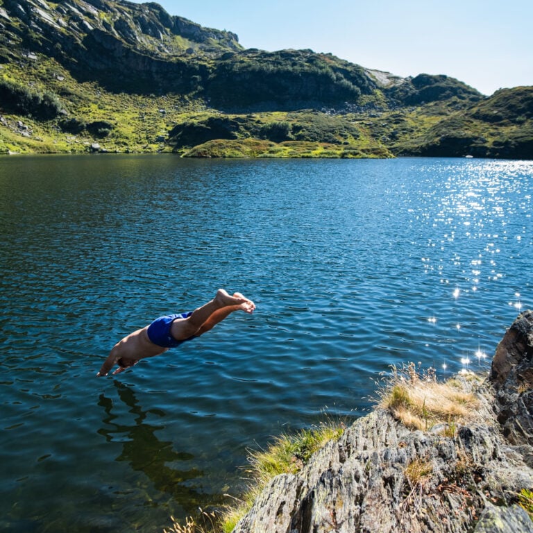 jumping lake mont blanc