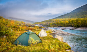 Tents set up along Kungsleden