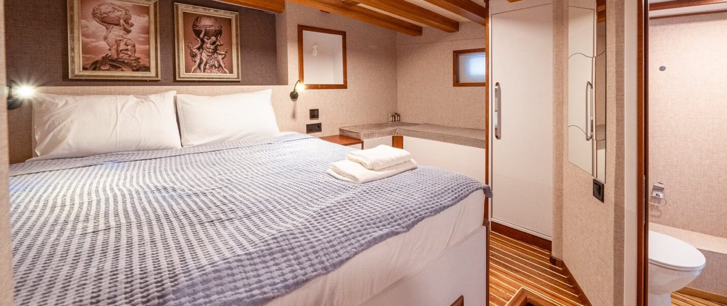 A cabin in the Boreas boat. 