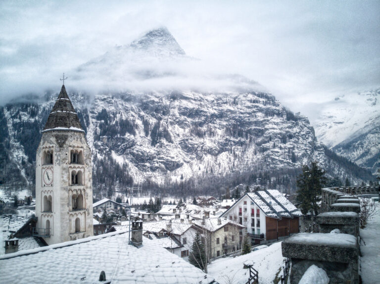 courmayeur town winter