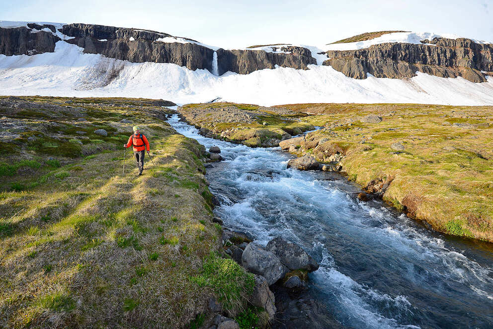 Exploring while paddling in Iceland