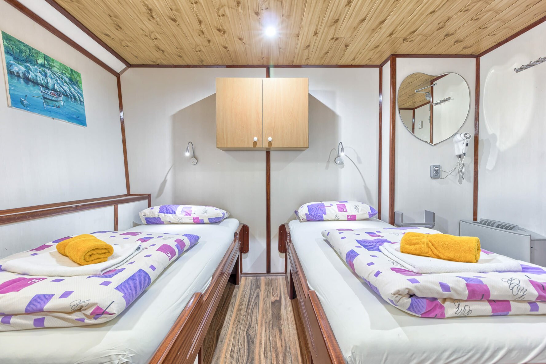 Harmonia's two-person cabin