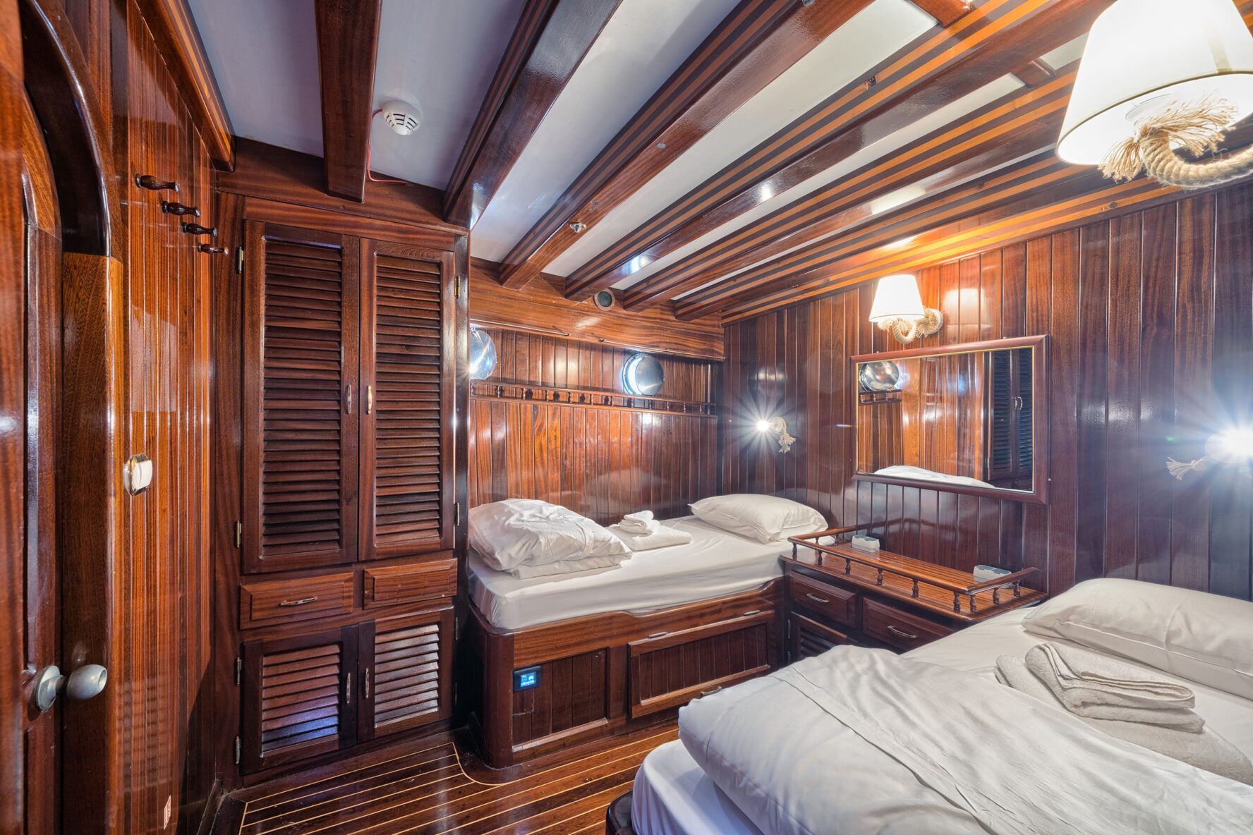 Twin shared cabin on Thalassa