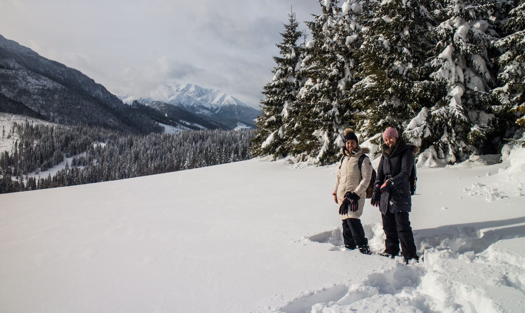 Two hikers in snow in the Tatras