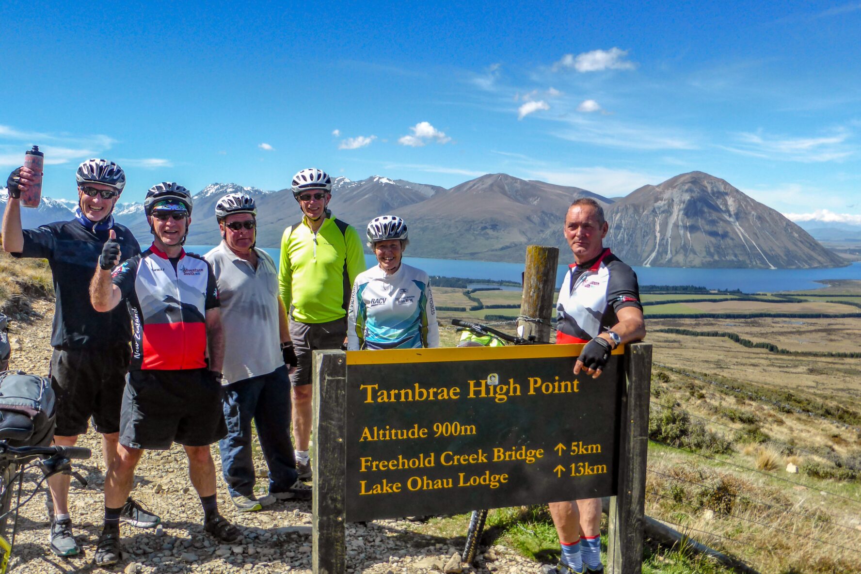 Cyclists on Tanbrae High Point