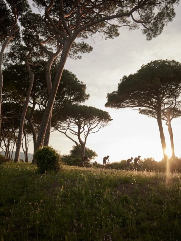 Guided e-bike and sail adventure in Tuscany and Elba.