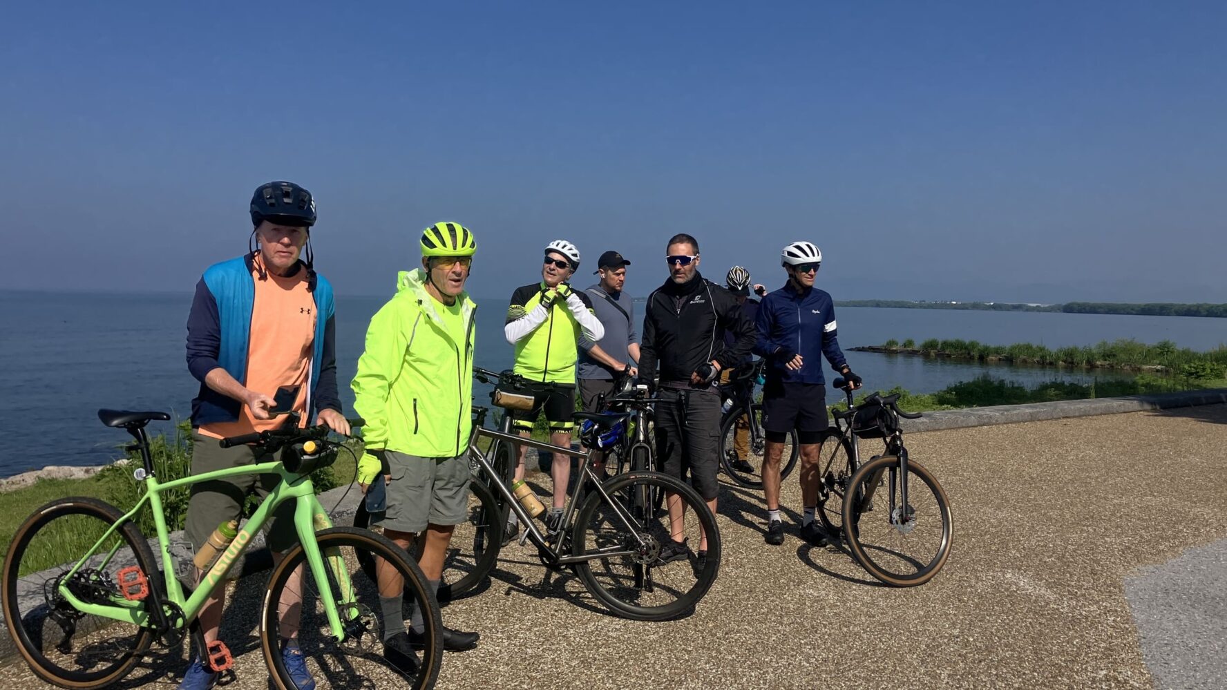group cyclists japanese tour