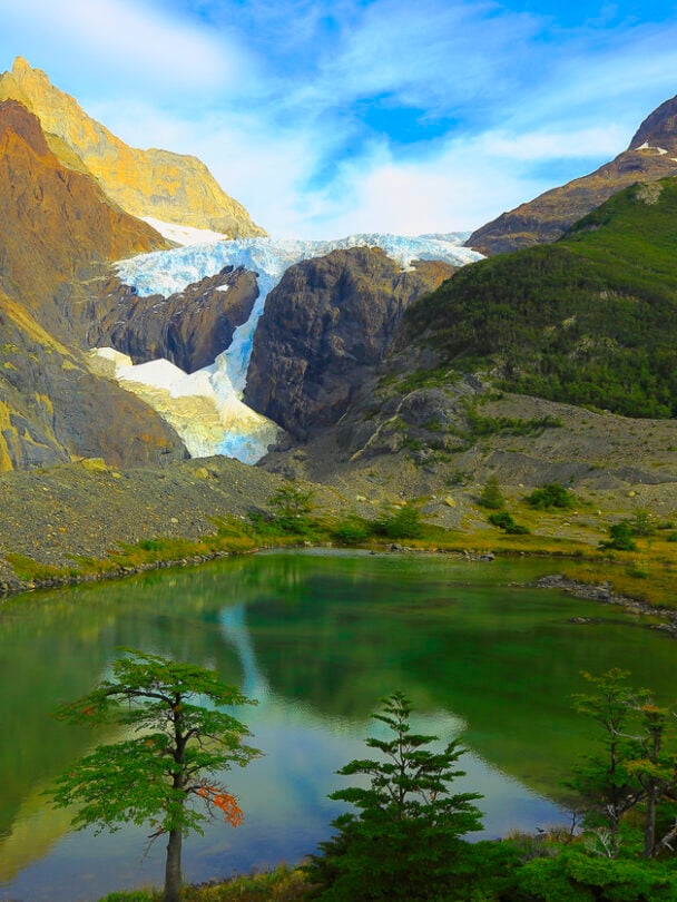 Women’s O Circuit Trek in Torres Del Paine.