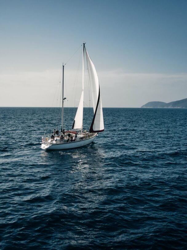 Guided e-bike and sail adventure in Tuscany and Elba.