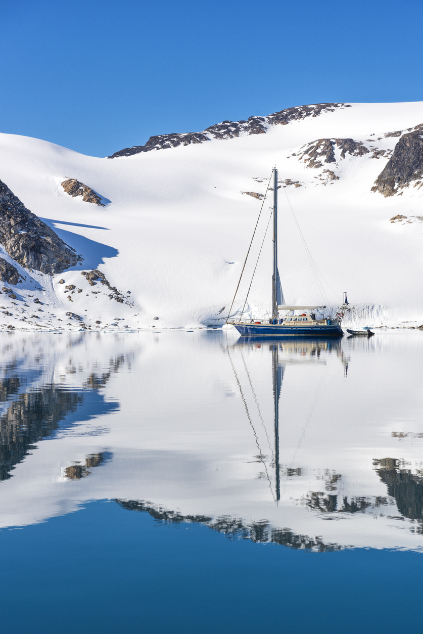 Expedition to northern Svalbard by sailing boat, reflection