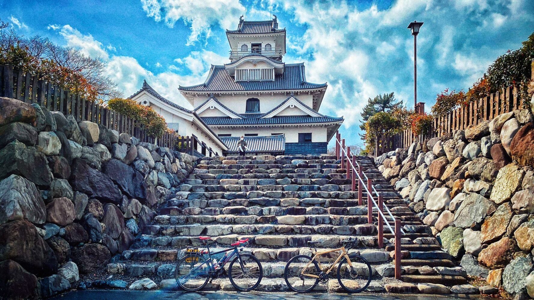 Two bikes on the Nakasendo
