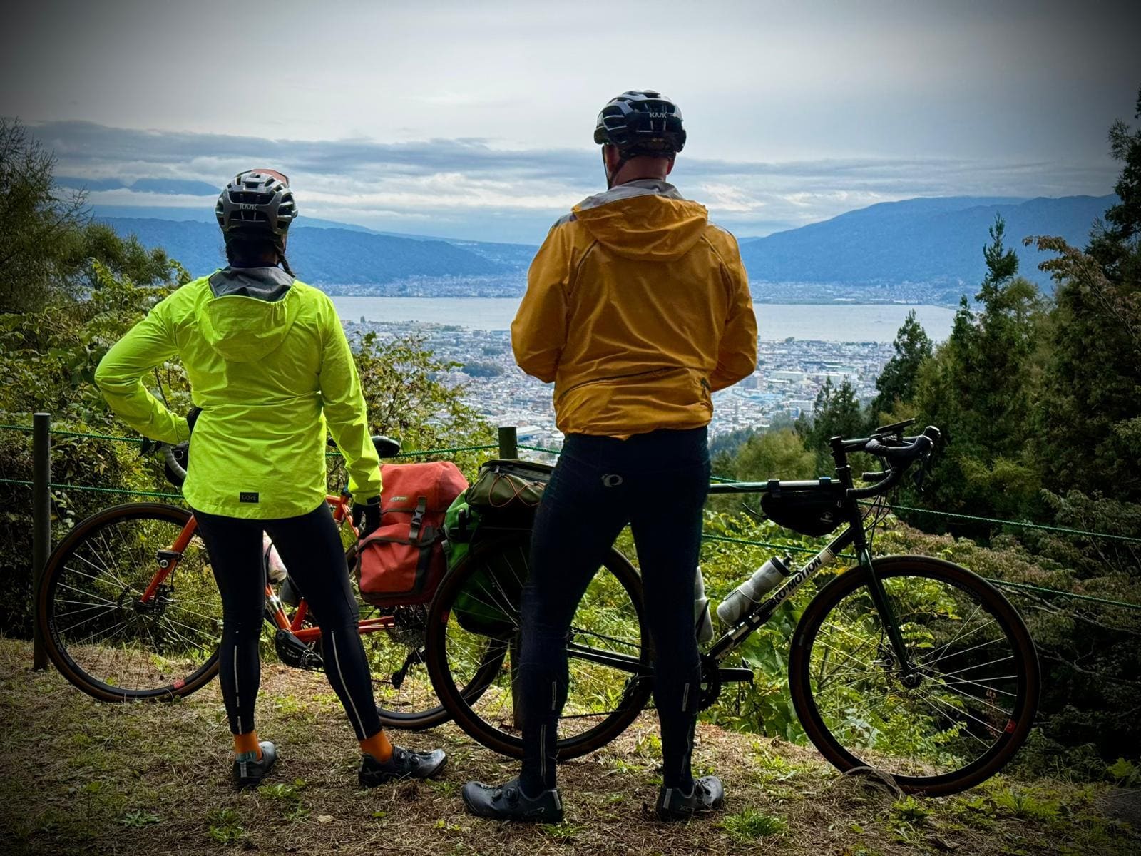 two cyclists viewpoint japan