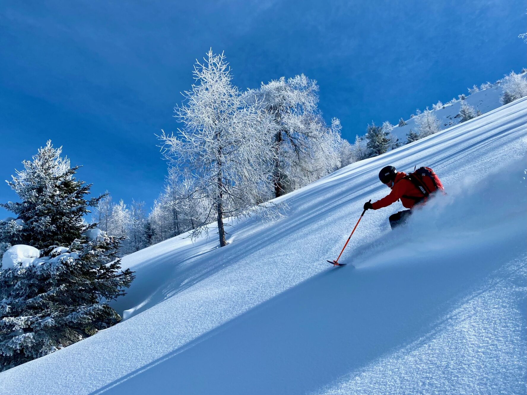 Downhill skiing the Urner Haute Route
