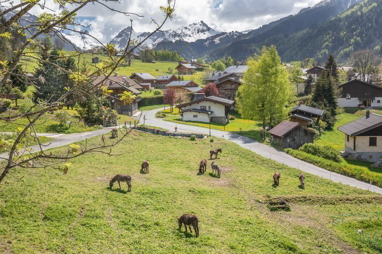 Les Contamines alpine villages with mountains in the distance.