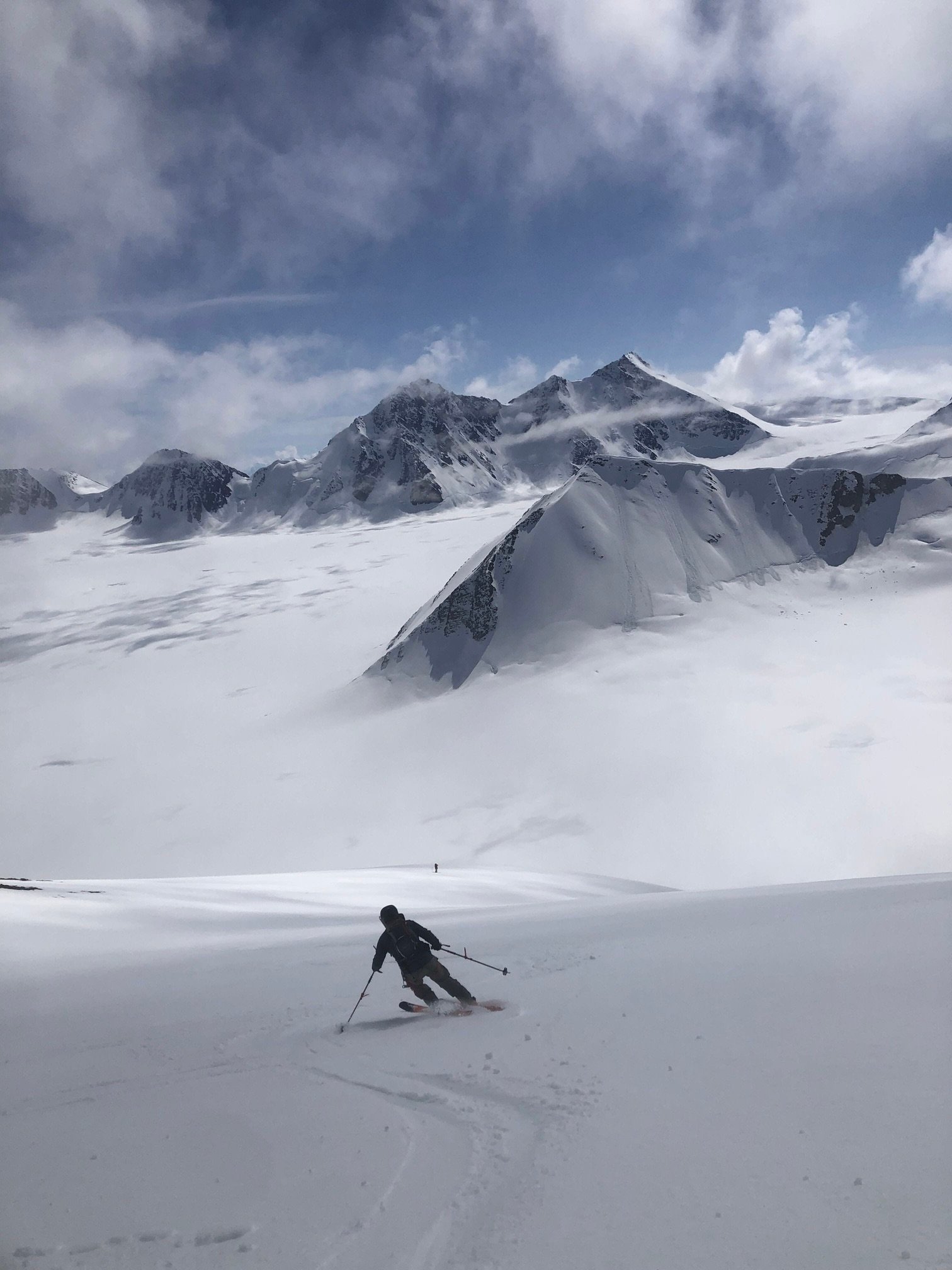 Skier, fresh snow in Chugach