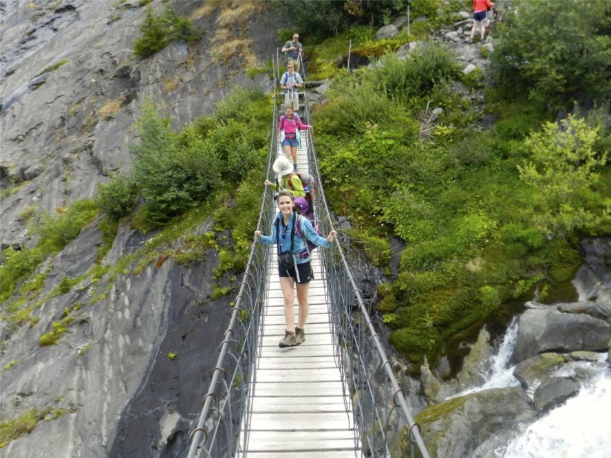 Suspension bridge TMB highlight
