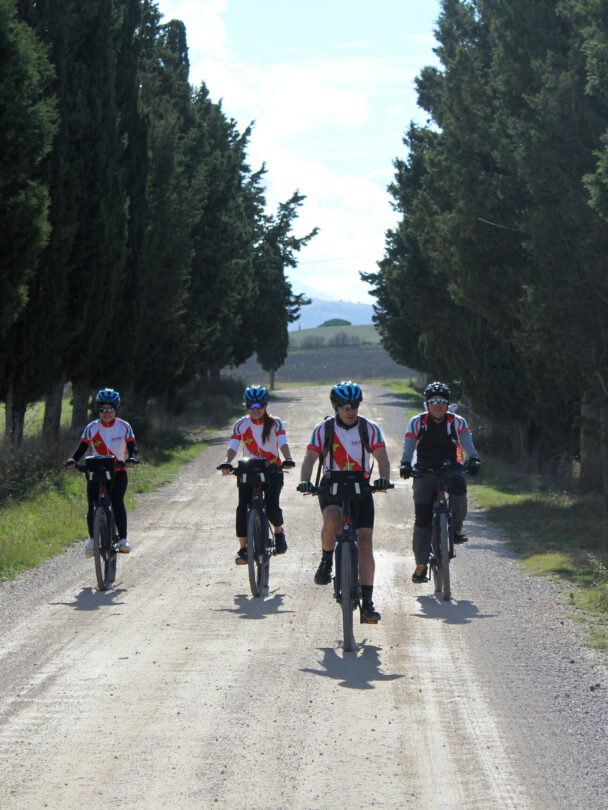 Guided Tuscany bike, wine, food tour