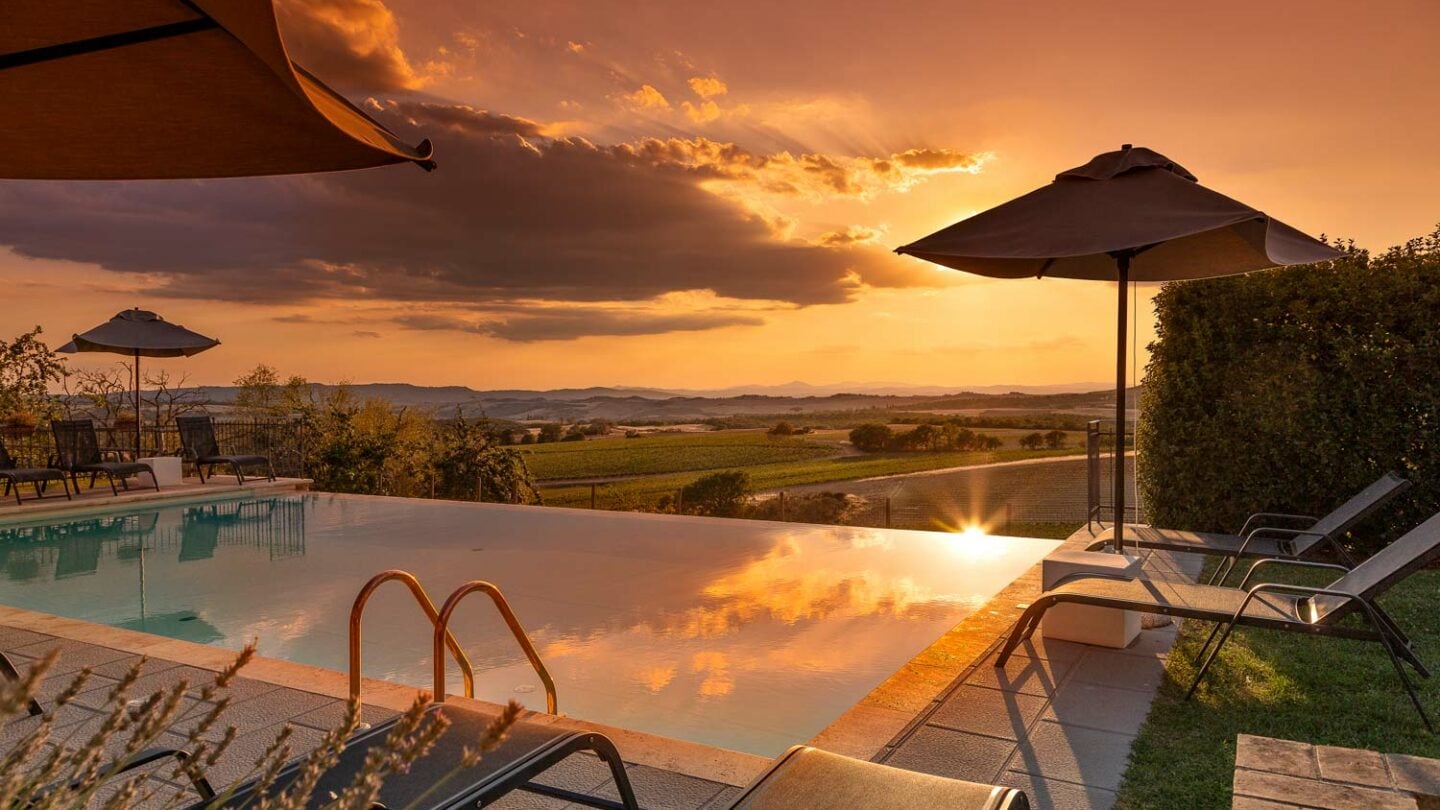 Infinity pool of Palazzo Massaini