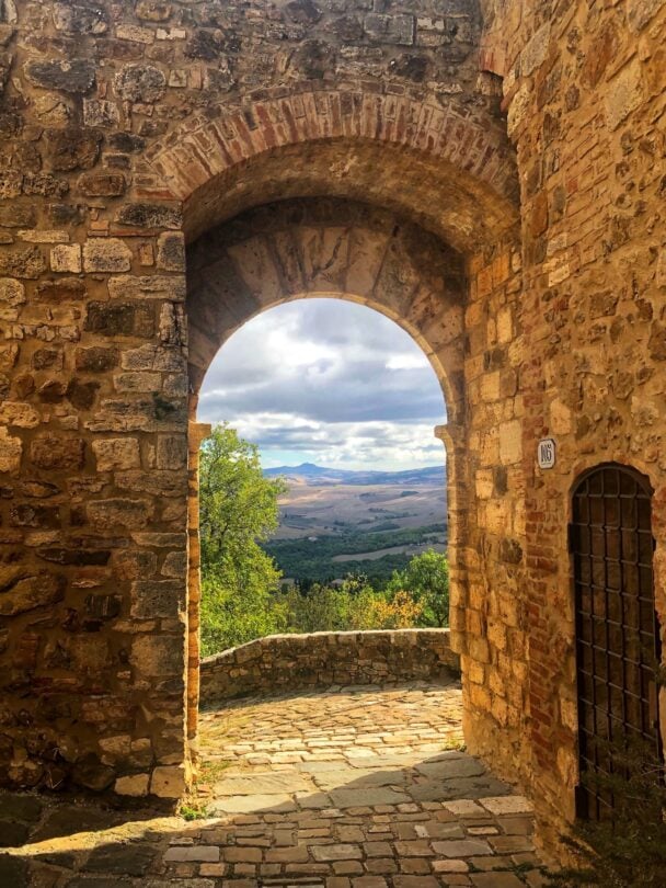 Guided Tuscany bike, wine, food tour