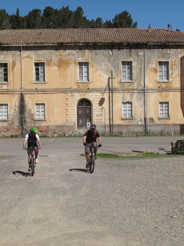Guided self-guided bike tour in Sardinia