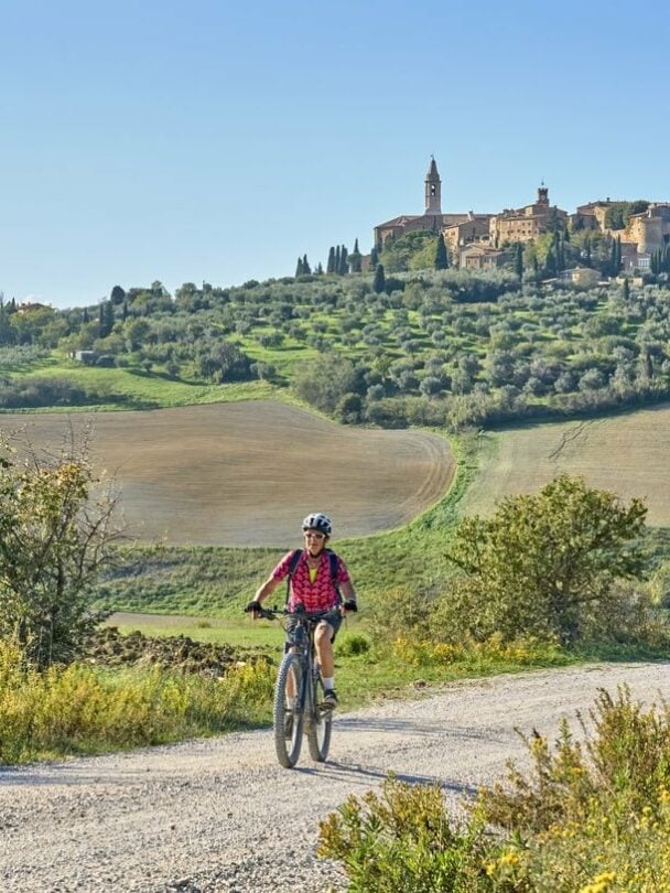 Self-guided bike gravel tour in Tuscany