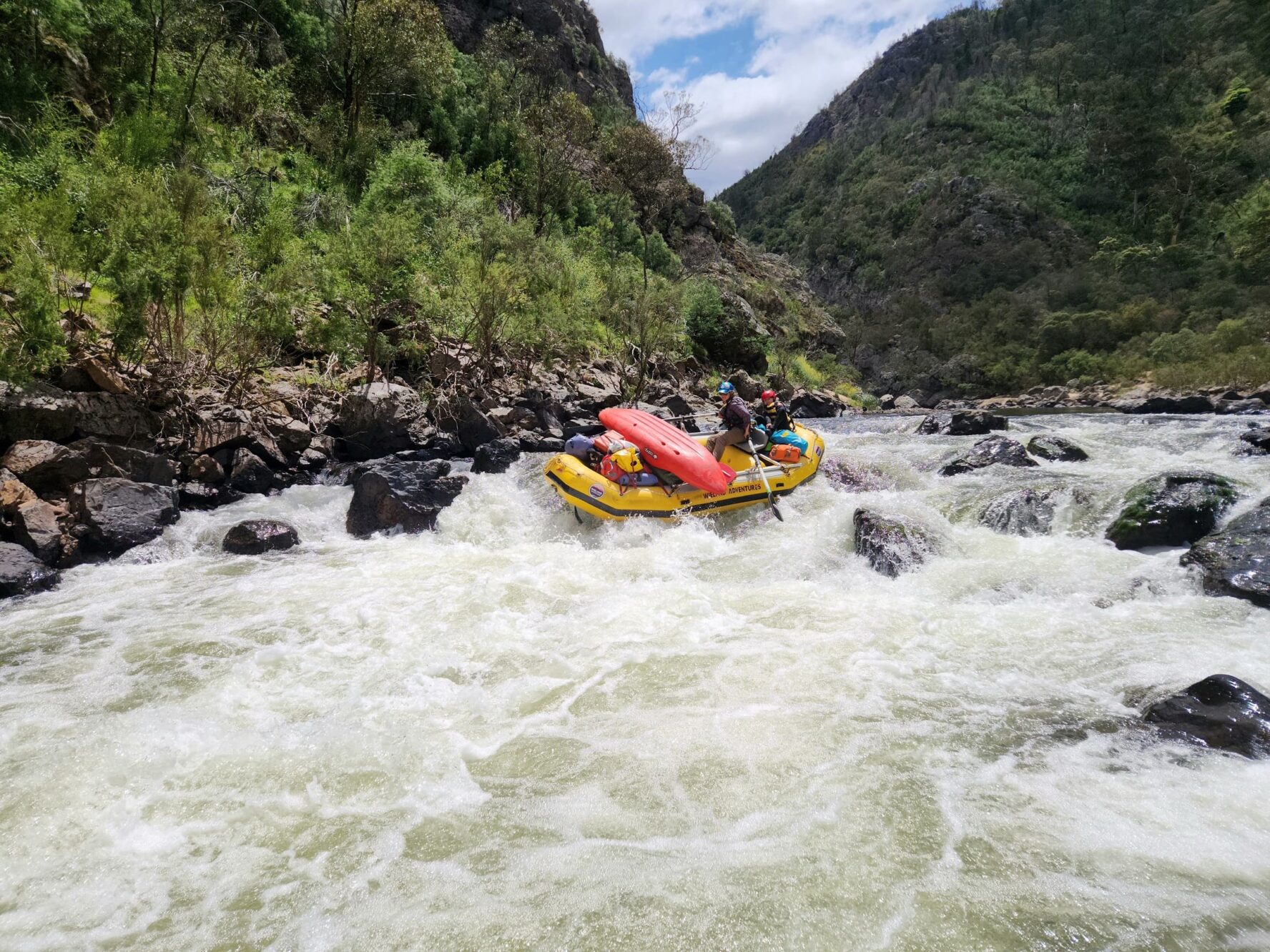 Thrilling rafting on Snowy River