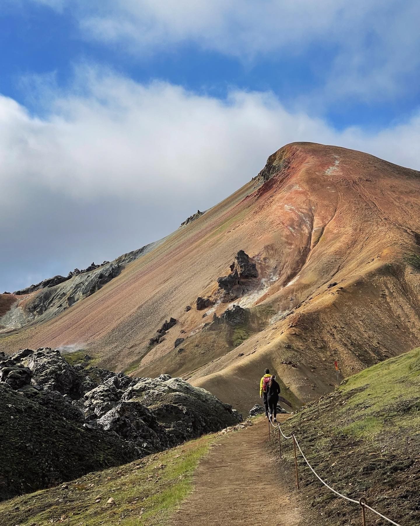 Two hikers epic trail in Iceland