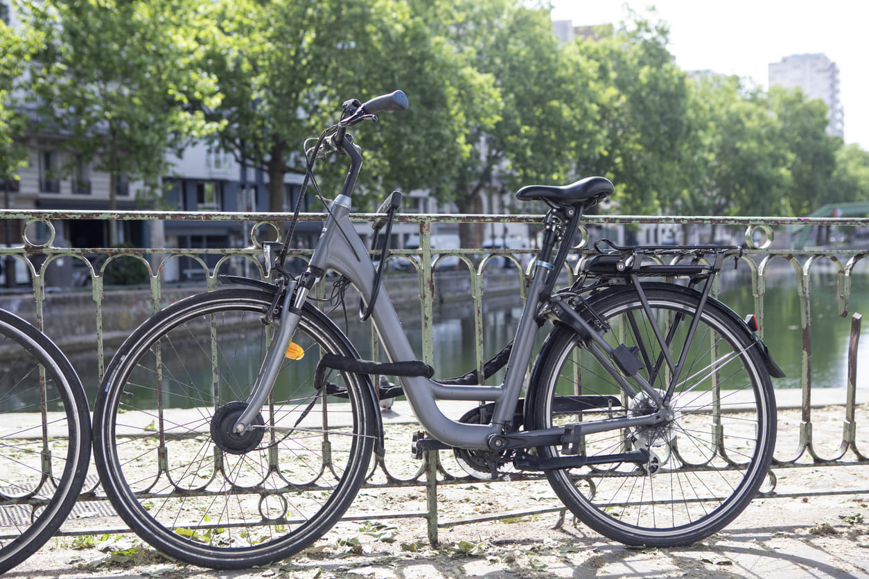Bike, canal Paris