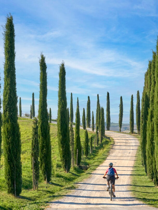 Self-guided bike gravel tour in Tuscany