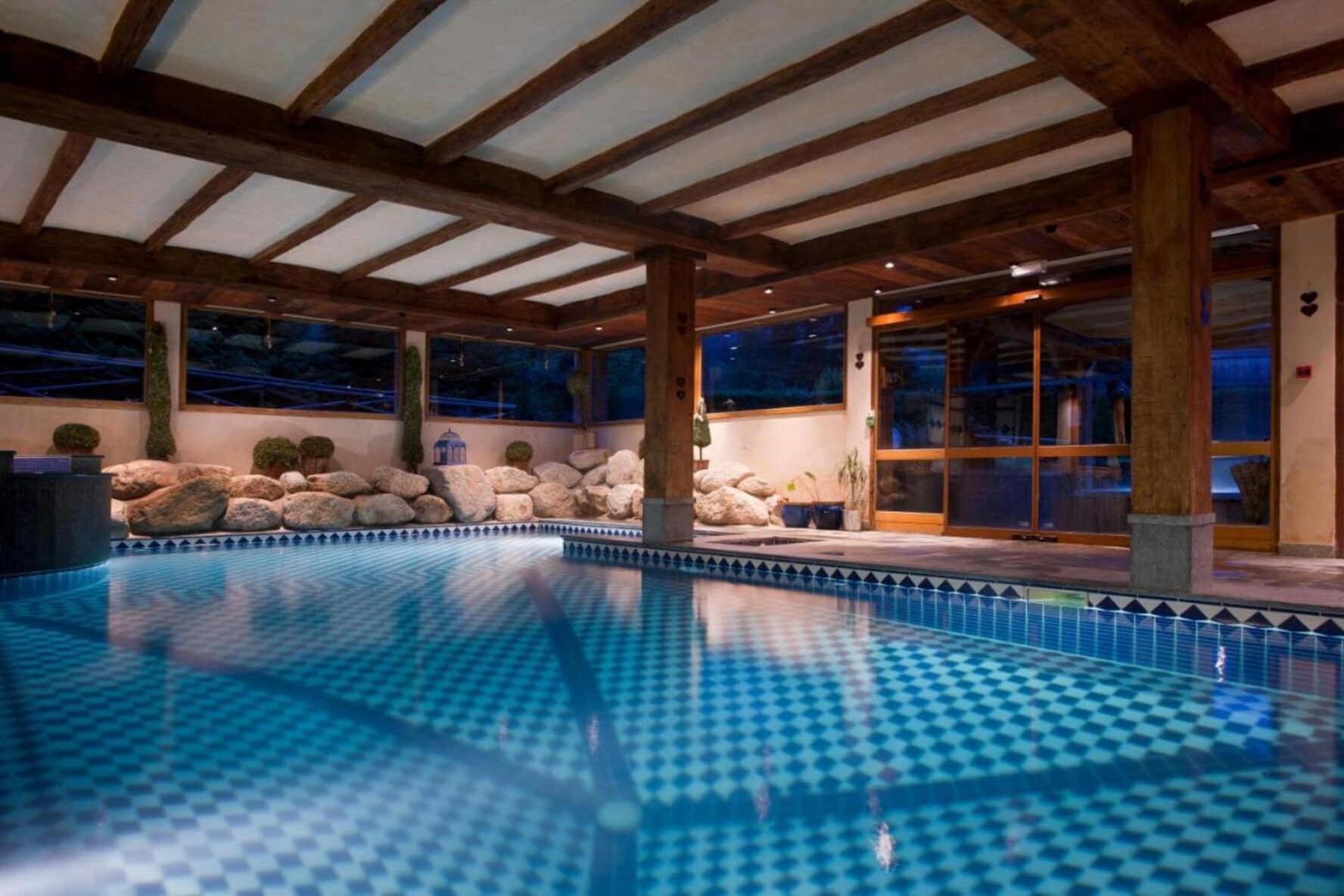 Indoor pool of a hotel in Argentiere.