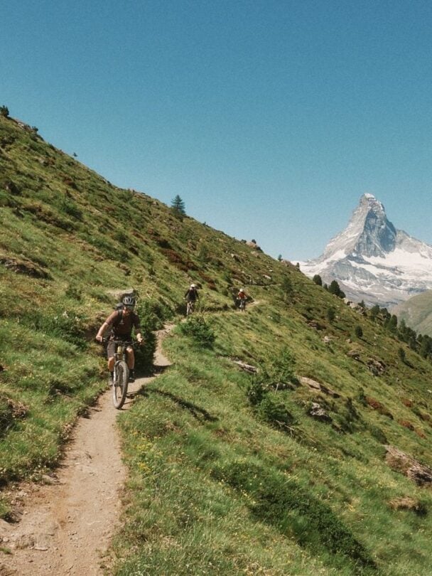 All-inclusive e-MTB trip along the Haute Route.