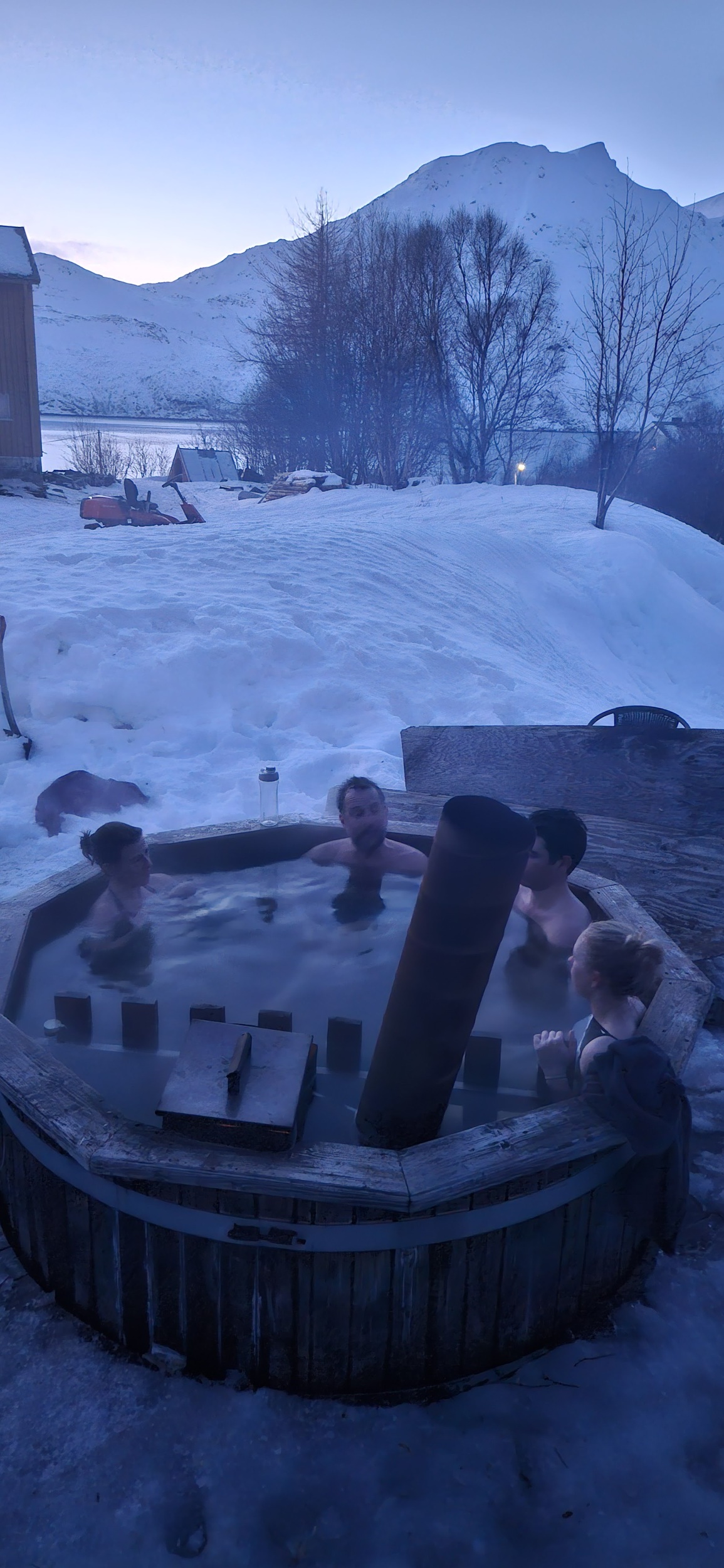 Seiland house hot tub