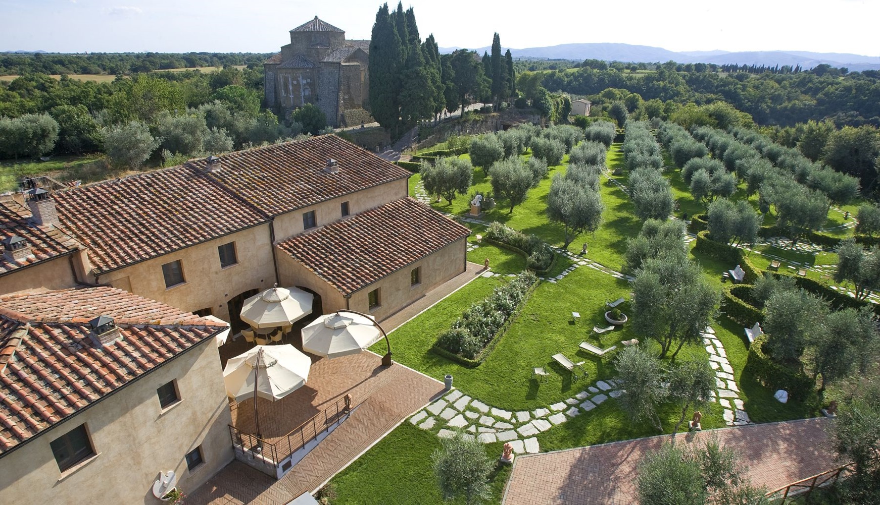 Sovana resort exterior