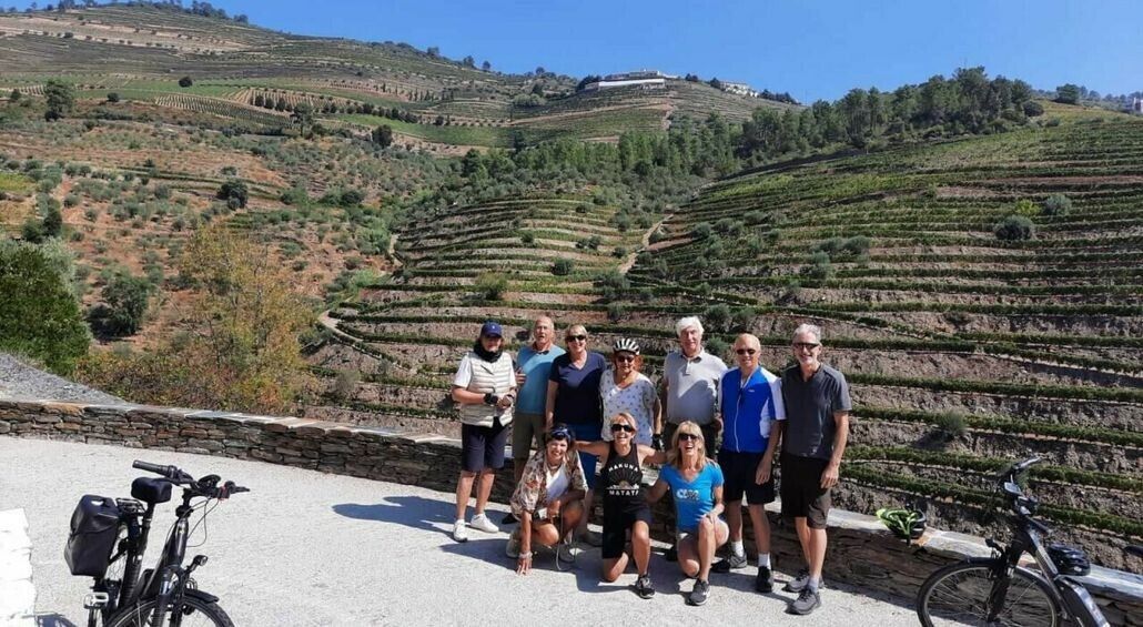 Douro group tour cyclists