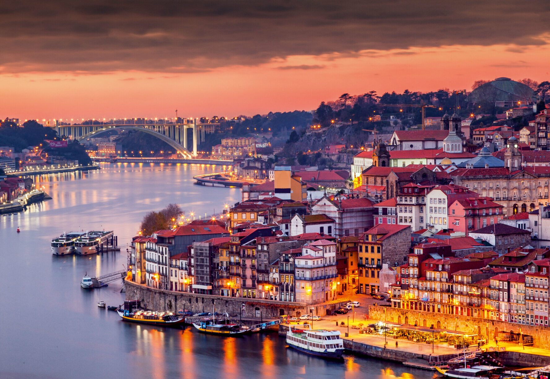 Douro River in Porto at night