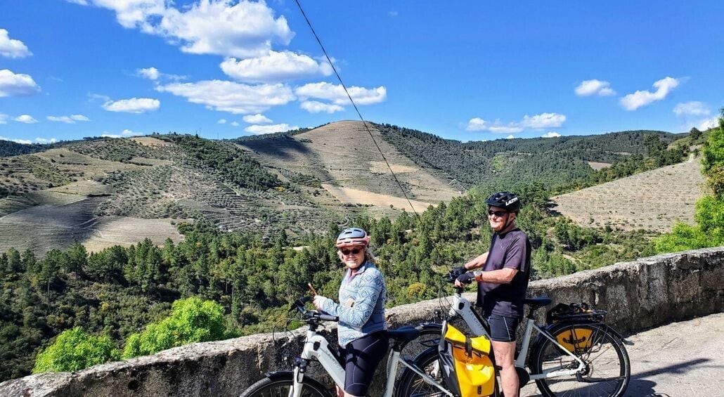 Douro two cyclists