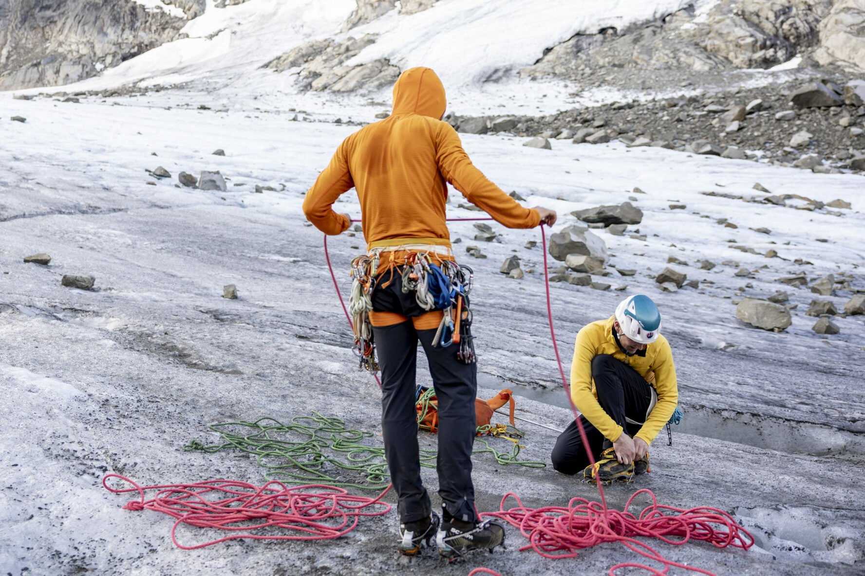 Glacier travel in Jotunheimen