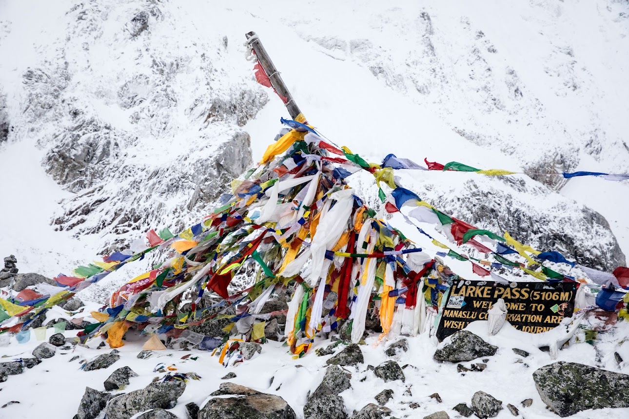 Prayer flags on Manaslu