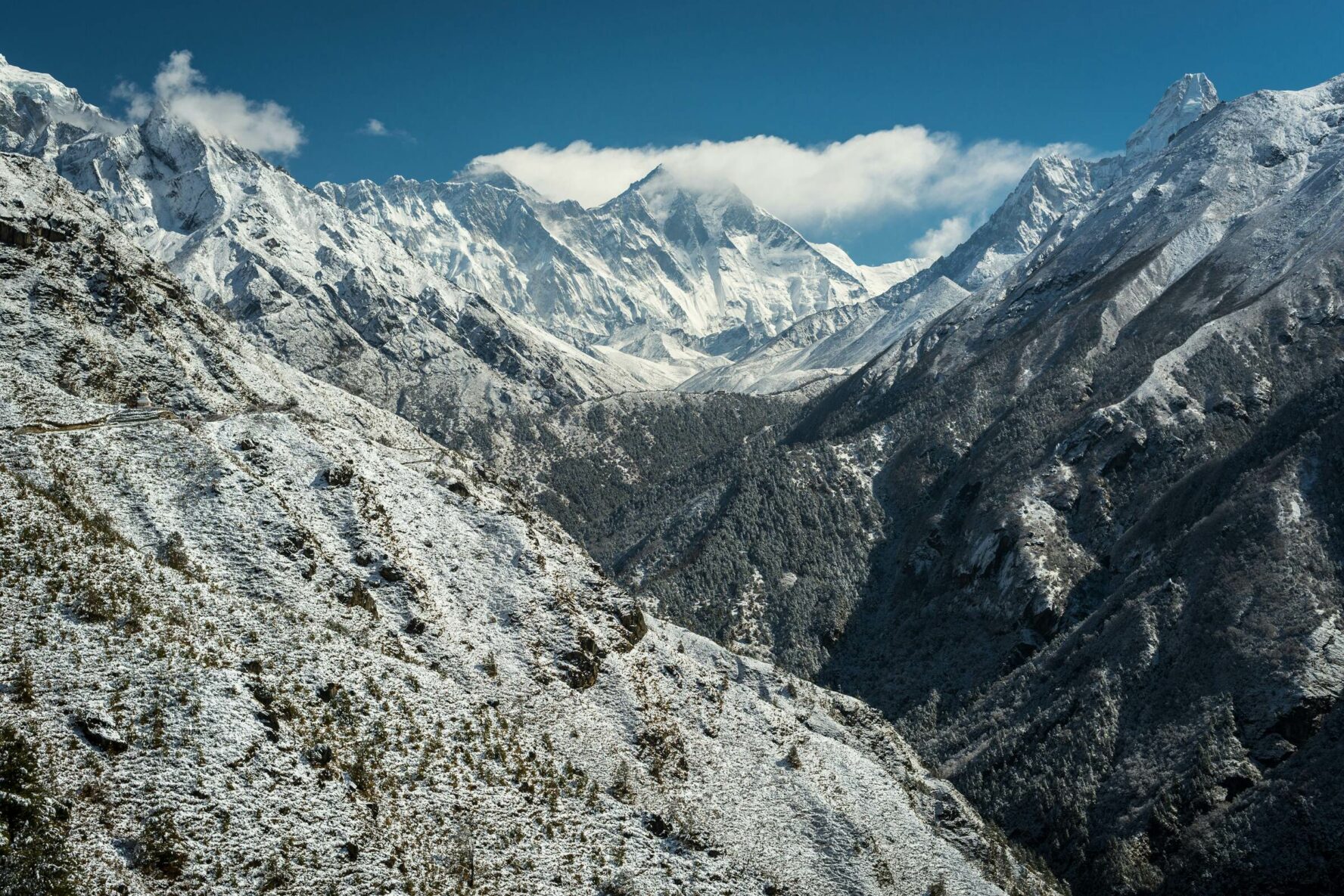 Scenery around Mount Everest.