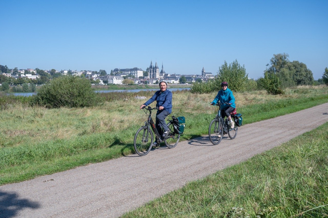 Two cyclists in Loire Valley