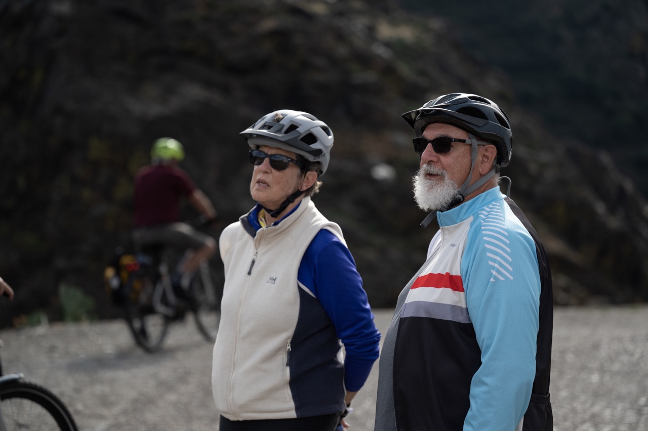 Two cyclists in Provence