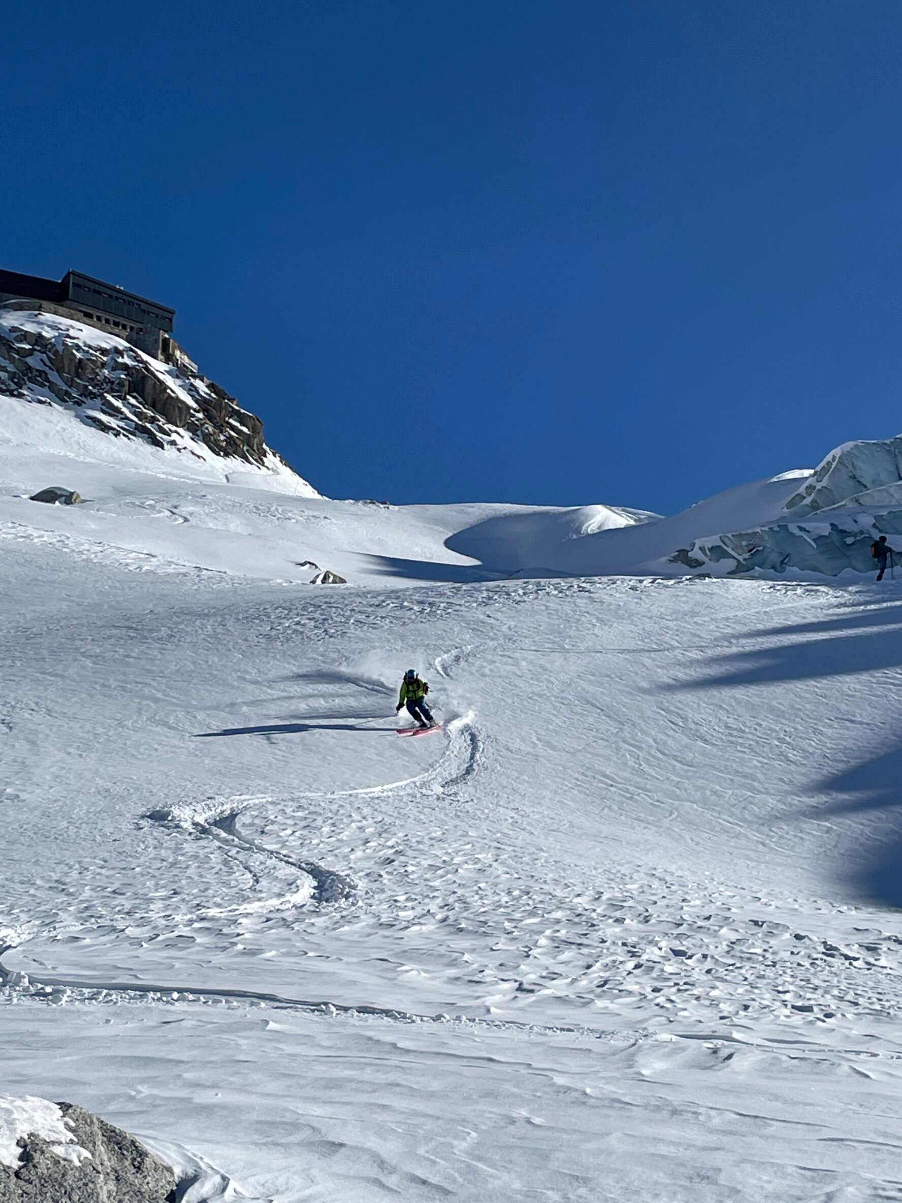 Carving turns in Mont Blanc snow
