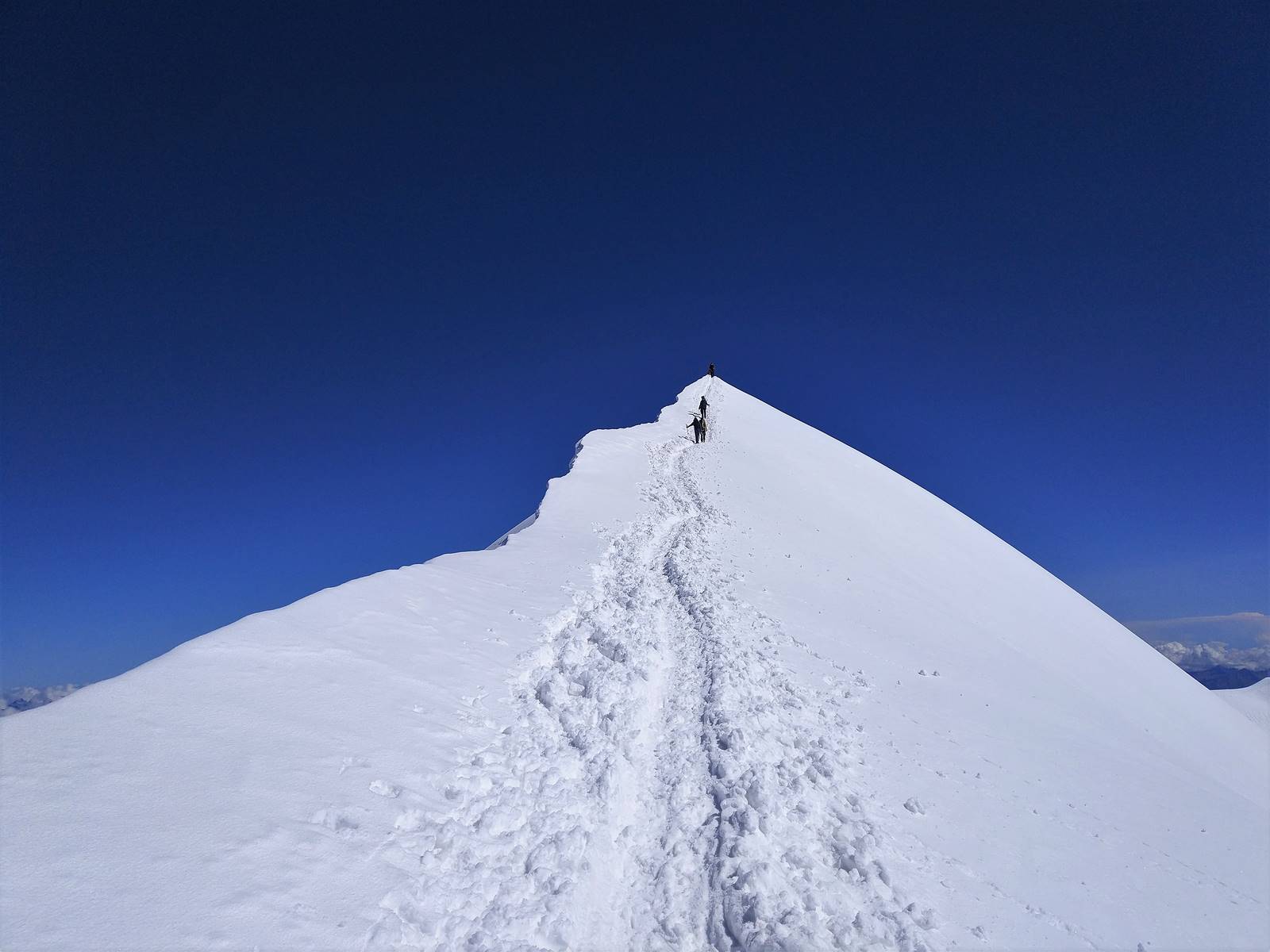 Mont Blanc climbing group