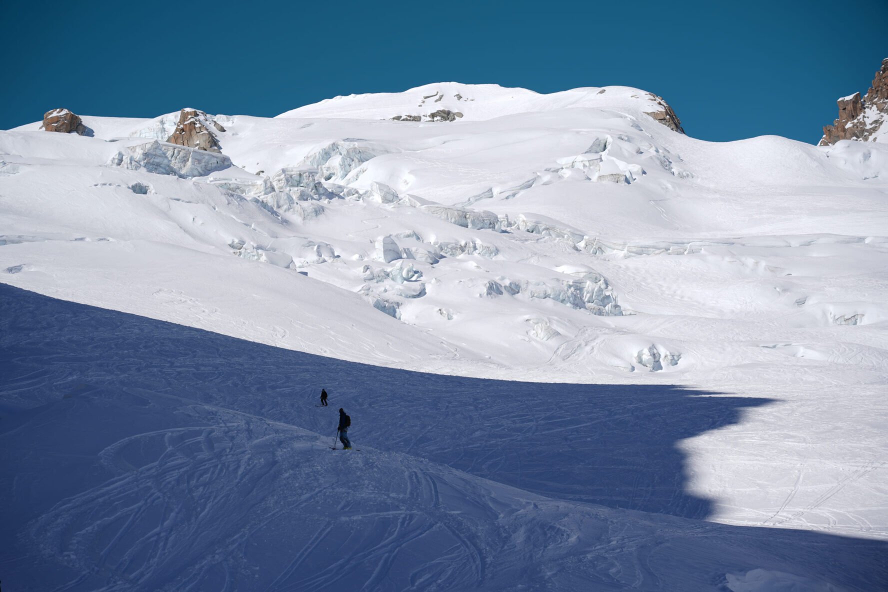 Skiers lines Chamonix