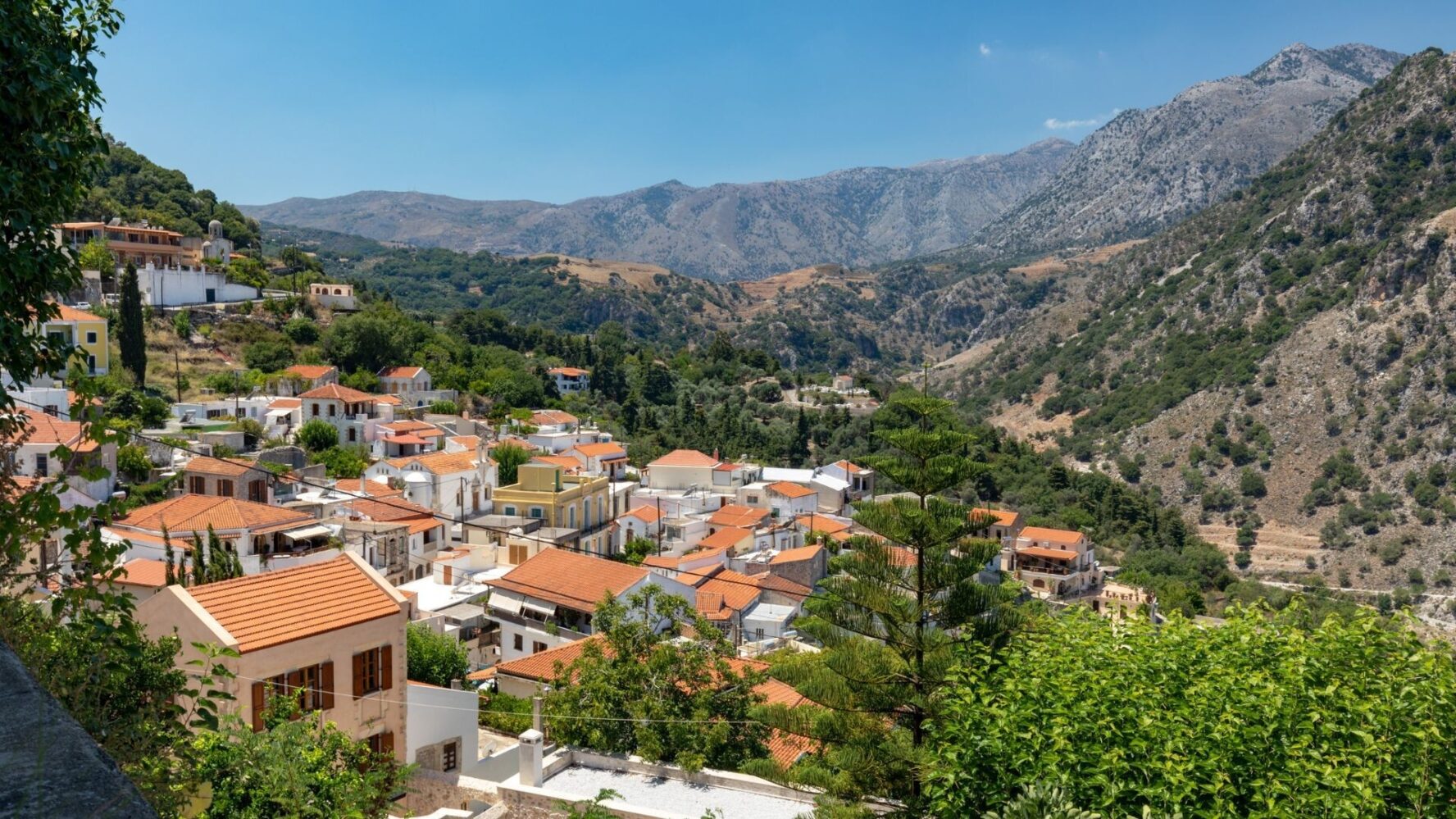 The mountain village of Argyroupoli
