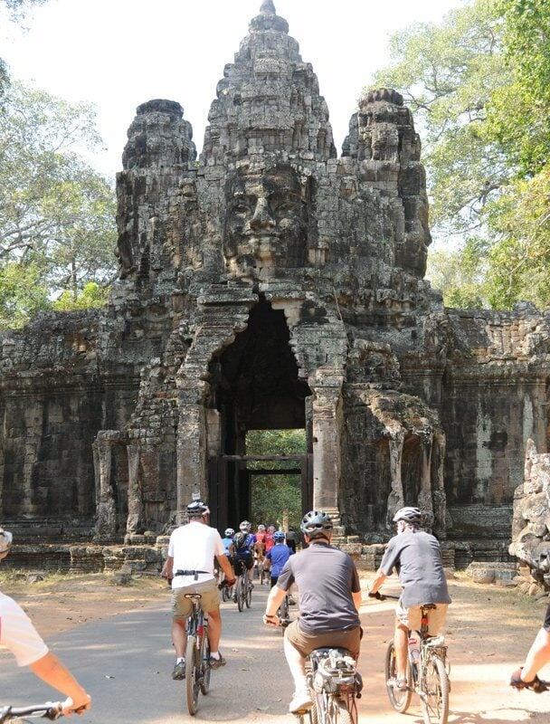 Guided tour from Saigon to Bangkok