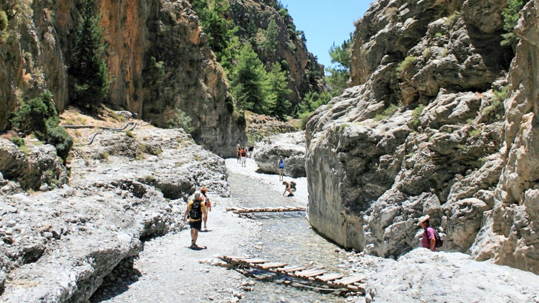 Hikers walking through the Samaria gorge