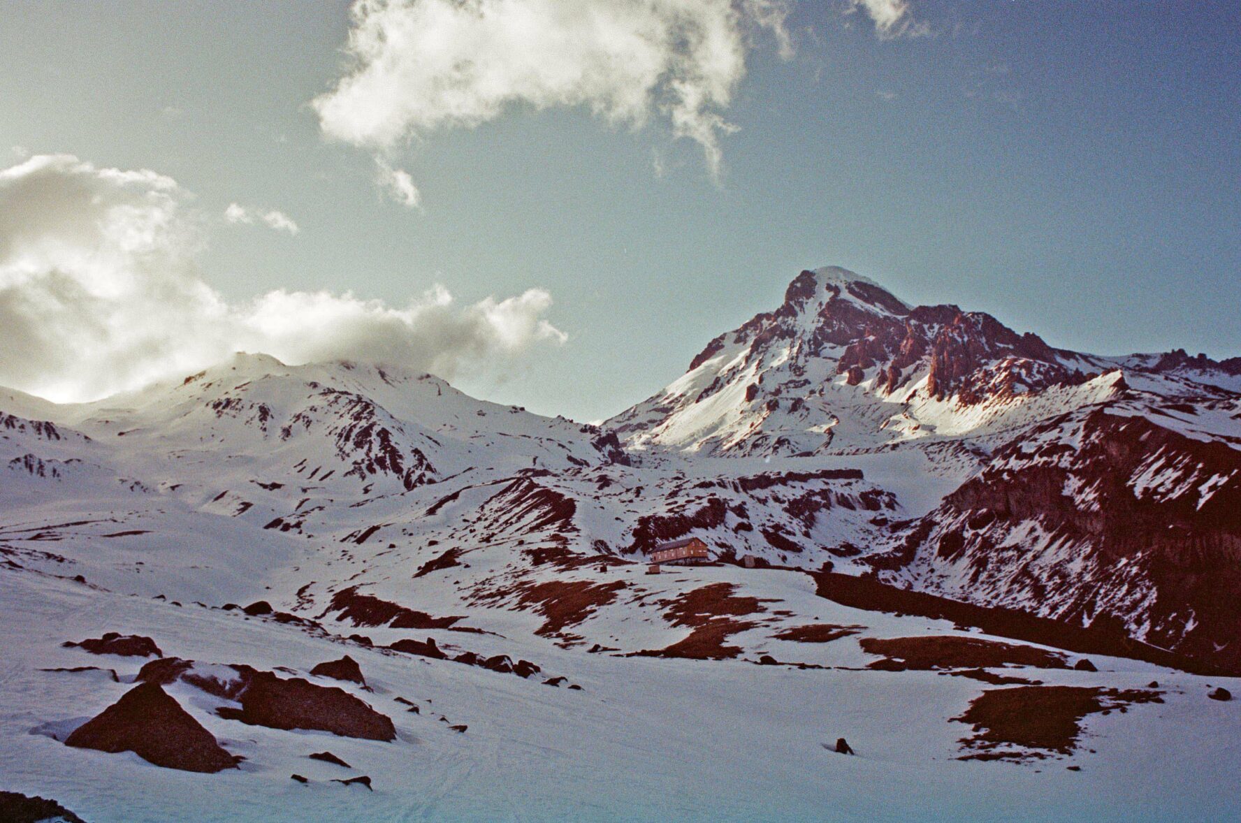 Mt. Kazbegi AltiHut