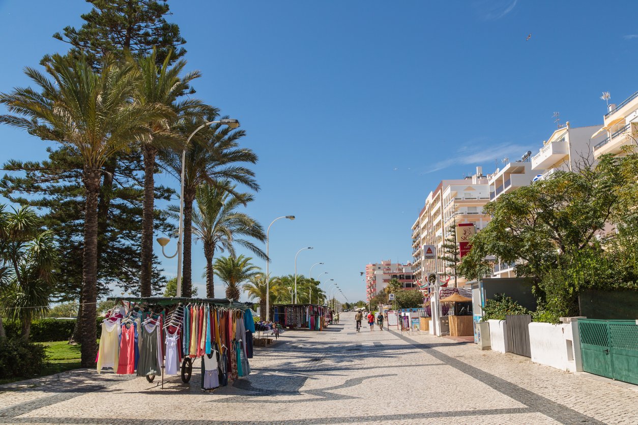 Monte Gordo streets of town